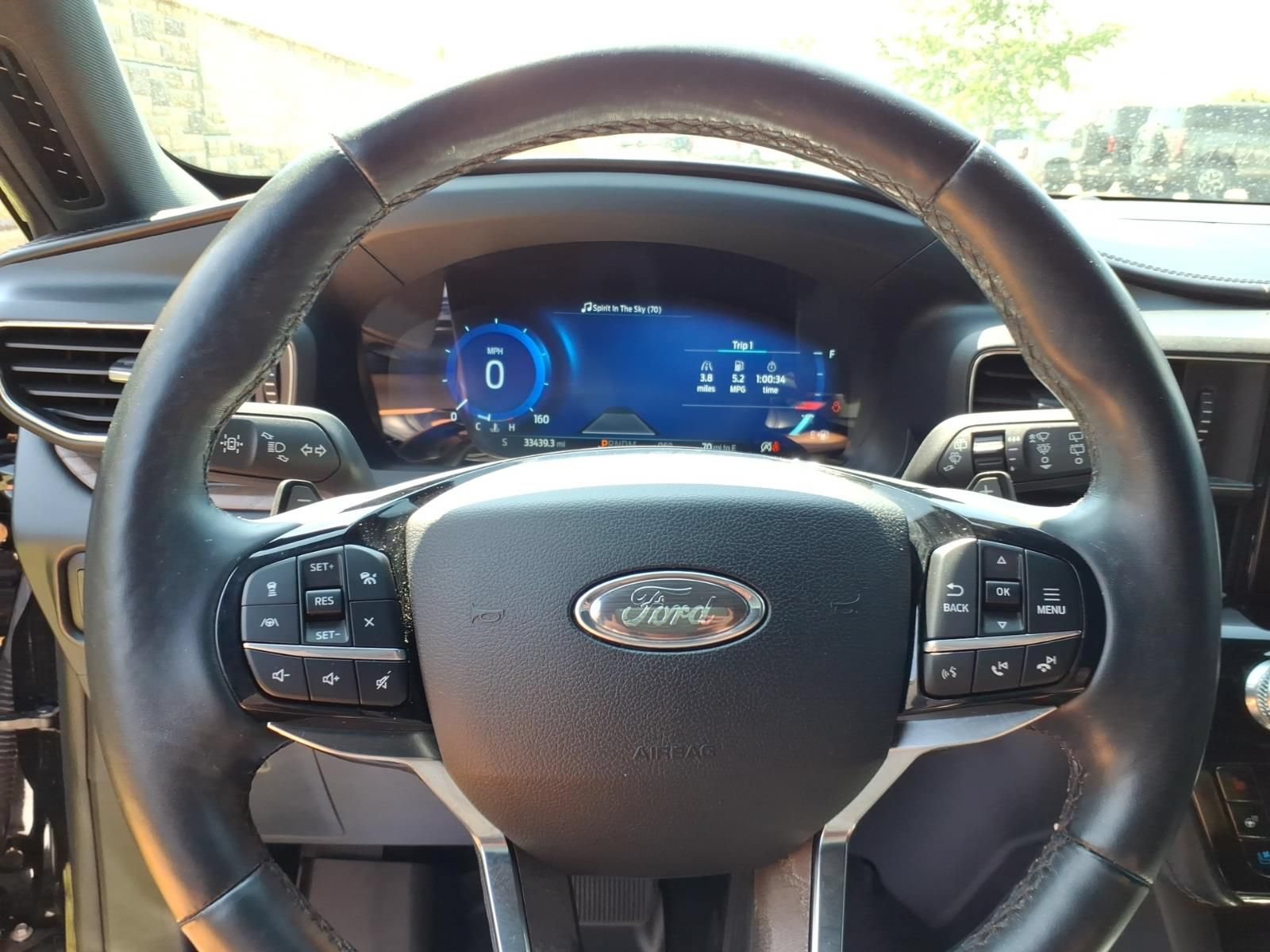 Used 2021 Ford Explorer Platinum w/ Equipment Group 601A AWD/4WD image 22