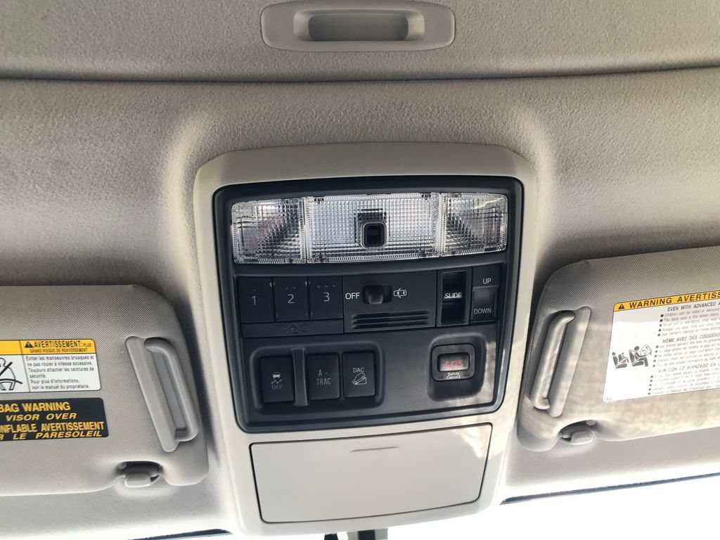 Used 2018 Toyota 4Runner Limited AWD/4WD image 27