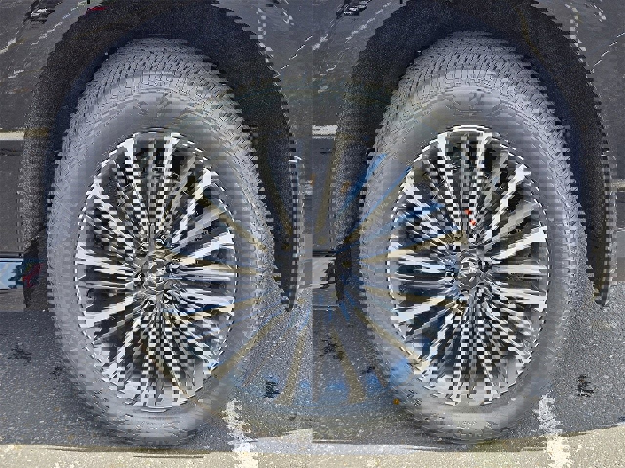 New 2025 Nissan Armada Platinum Reserve image 9