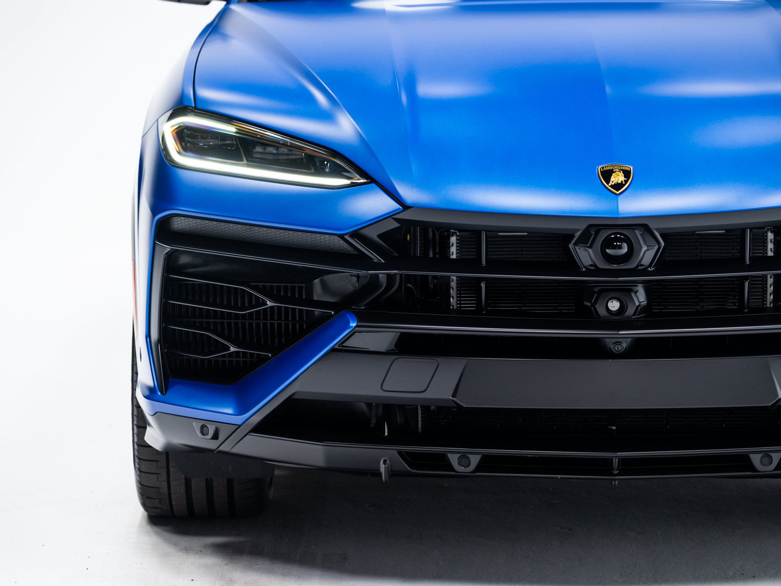 Used 2025 Lamborghini Urus SE AWD/4WD image 13