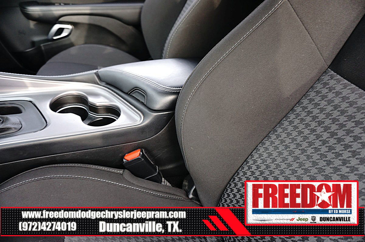 Used 2023 Dodge Challenger R/T w/ Blacktop Package image 33