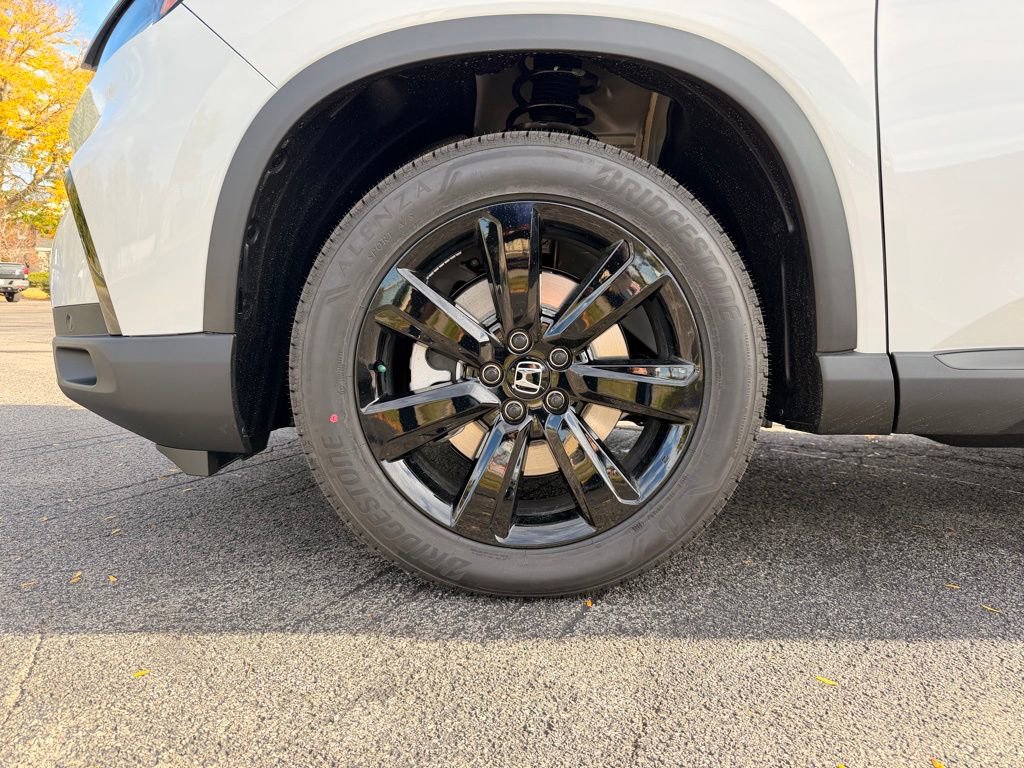 Used 2025 Honda Pilot Black Edition image 5