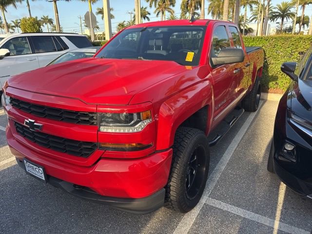 Used 2019 Chevrolet Silverado 1500 Custom w/ Custom Convenience Package image 2