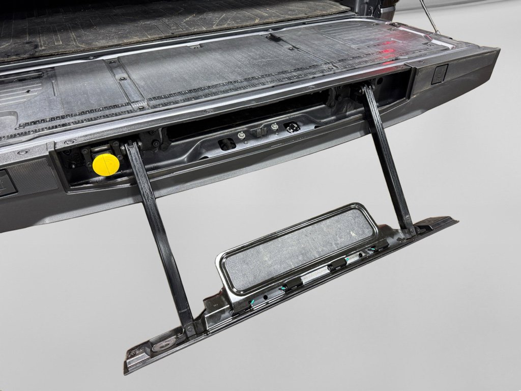 Used 2023 Ford F150 Lightning Lariat image 30