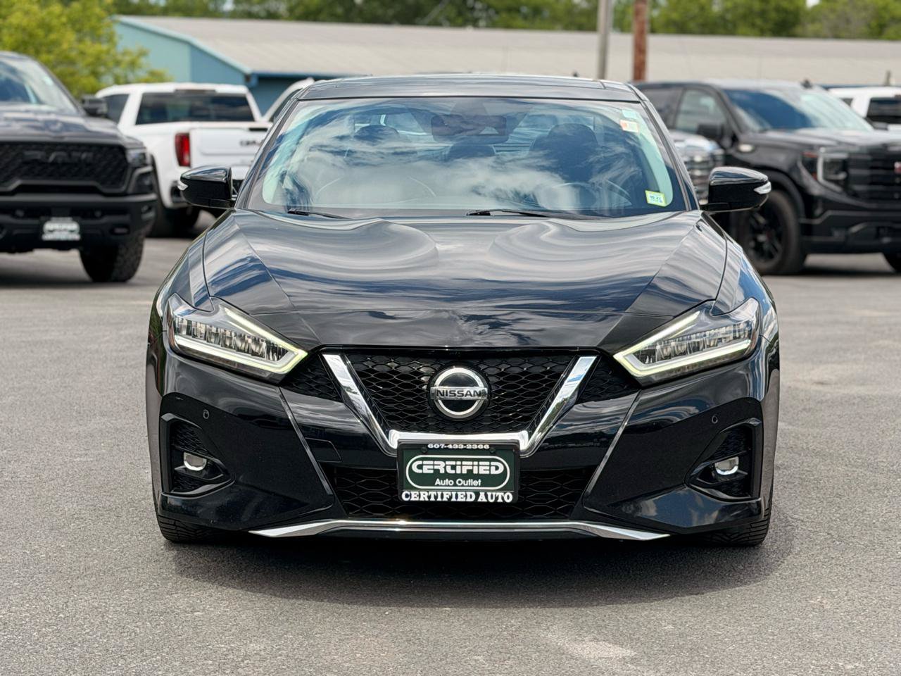 Used 2019 Nissan Maxima Platinum w/ Illumination Package FWD image 2