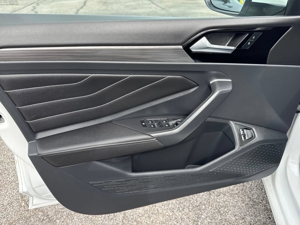 Used 2024 Volkswagen Jetta SEL FWD image 15