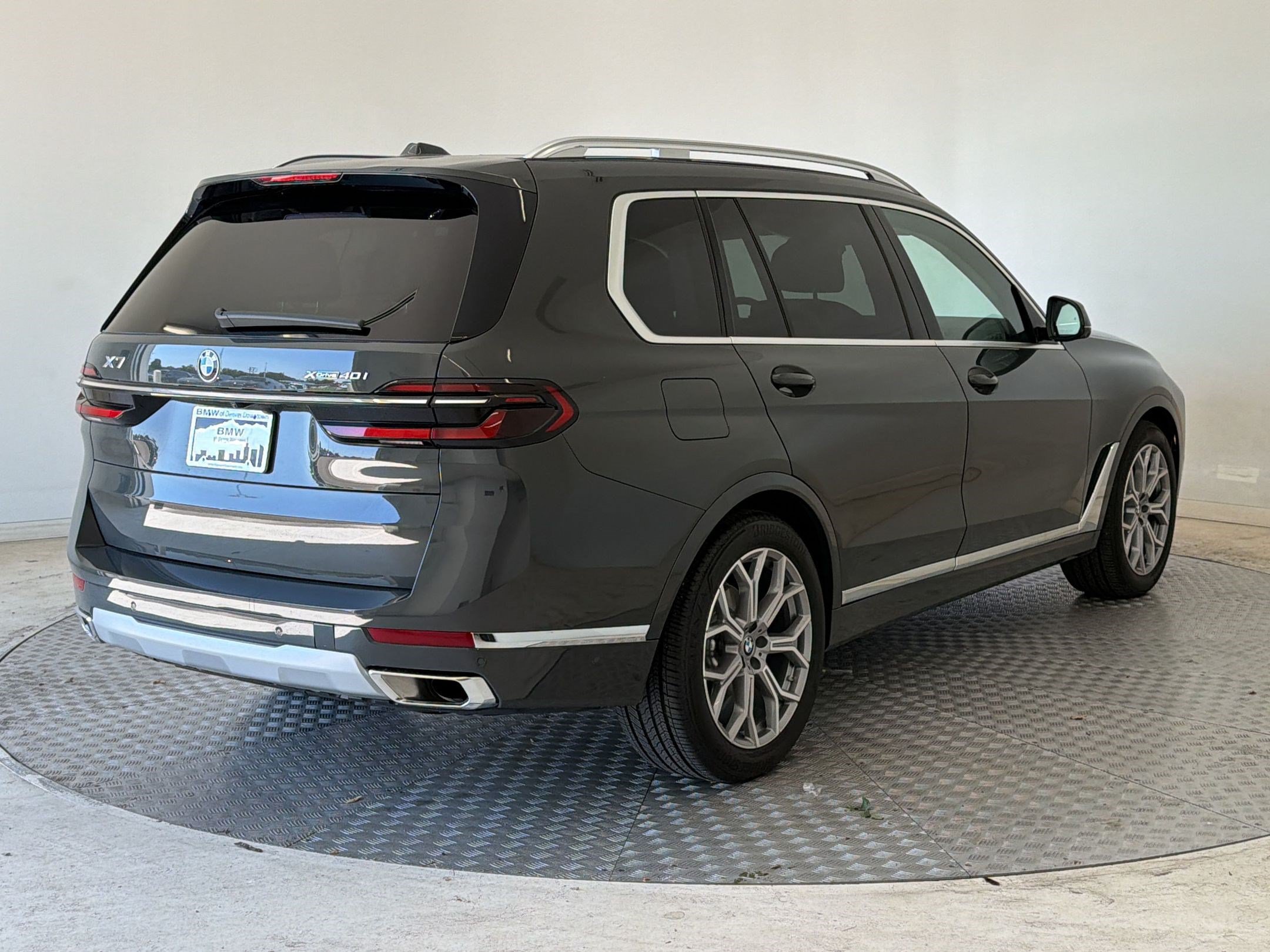 Used 2026 BMW X7 xDrive40i w/ Premium Package AWD/4WD image 9