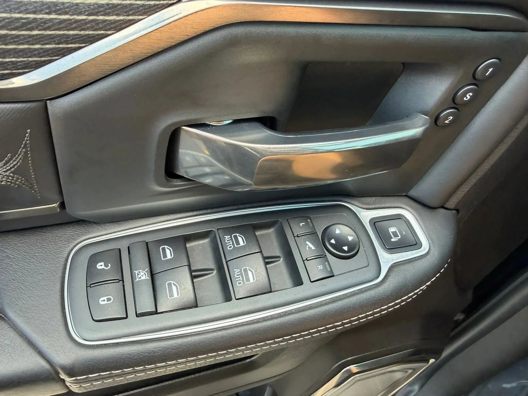 Used 2020 RAM 2500 Limited AWD/4WD image 13