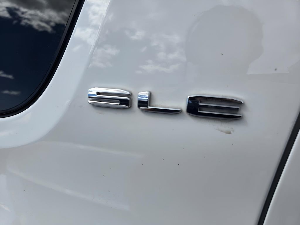 Used 2020 GMC Acadia SLE image 15