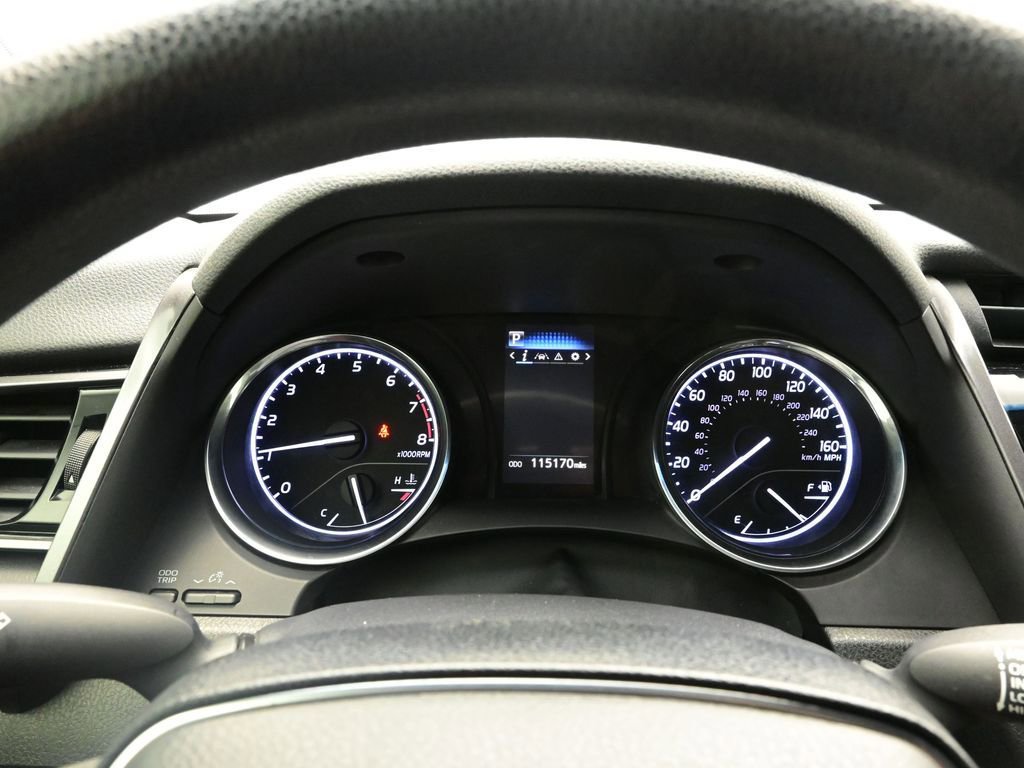 Used 2019 Toyota Camry LE image 19