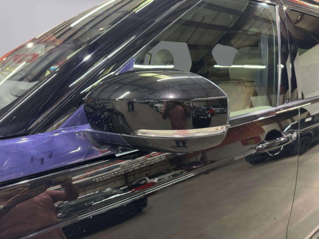 Used 2017 Land Rover Discovery HSE image 64