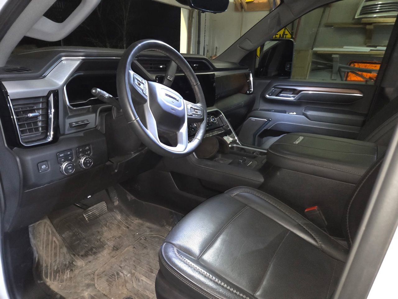 Used 2024 GMC Sierra 3500 Denali w/ Denali Reserve Package image 11