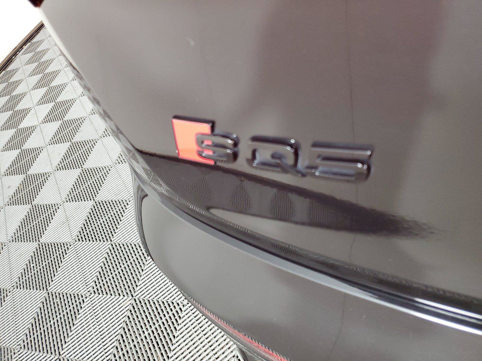 Used 2023 Audi SQ5 Prestige AWD/4WD image 7