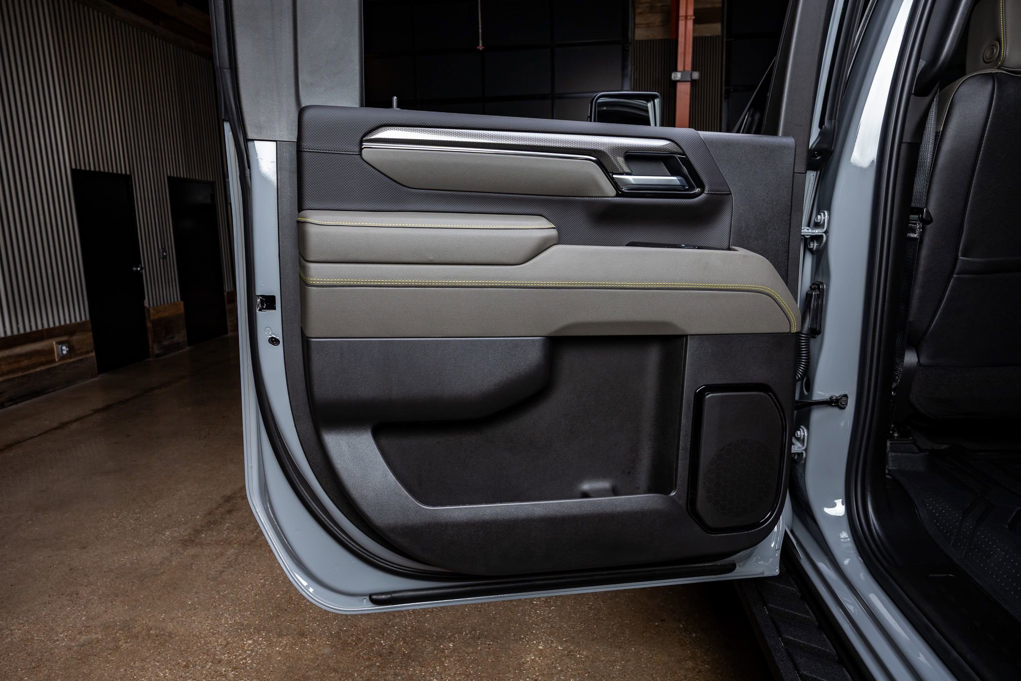 Used 2025 Chevrolet Silverado 2500 ZR2 w/ Technology Package image 38