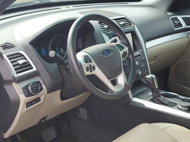 Used 2015 Ford Explorer XLT w/ Equipment Group 202B image 21