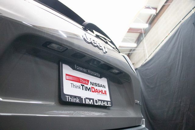 Used 2020 Jeep Cherokee Limited AWD/4WD image 13