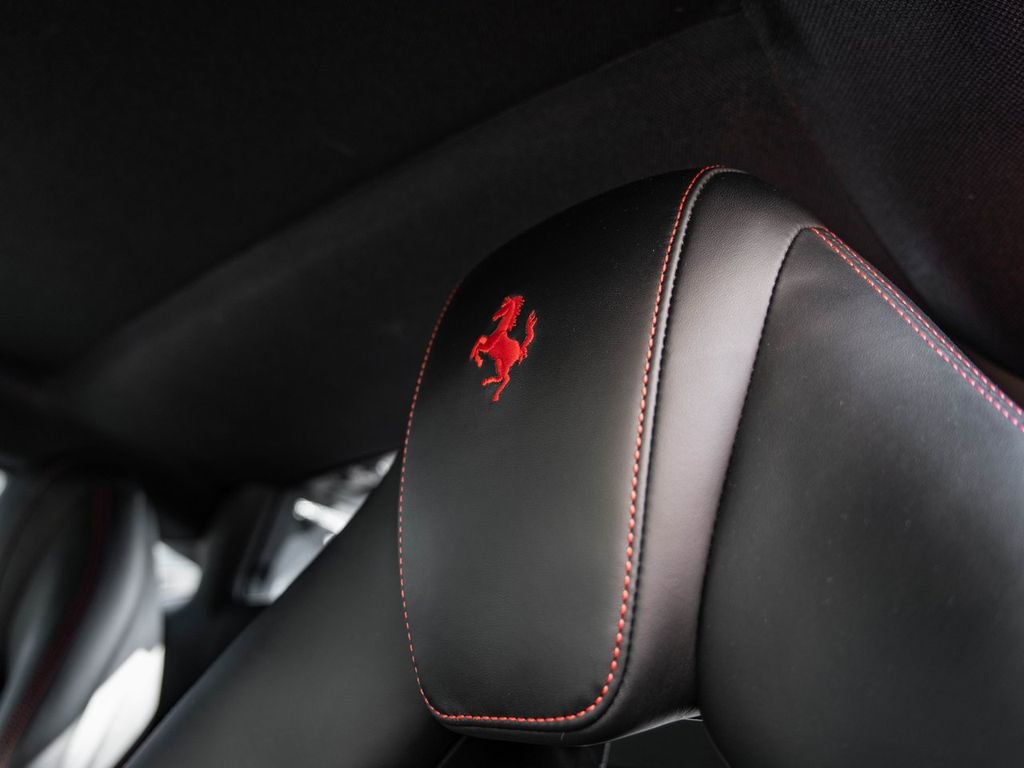 Used 2020 Ferrari F8 Tributo image 39