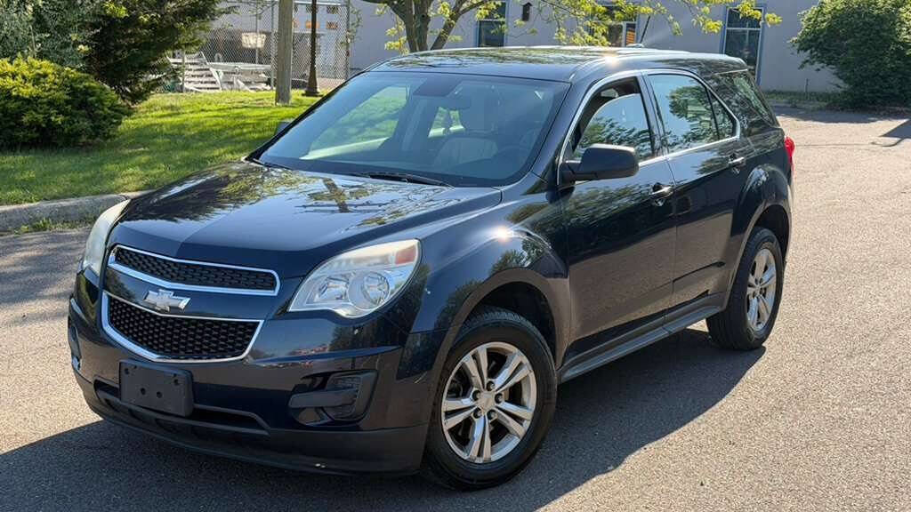 Used 2015 Chevrolet Equinox LS w/ LPO, Protection Package FWD image 2
