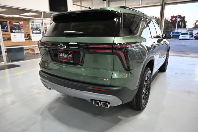 New 2027 Chevrolet Traverse Z71 w/ Enhanced Driving Package AWD/4WD image 5