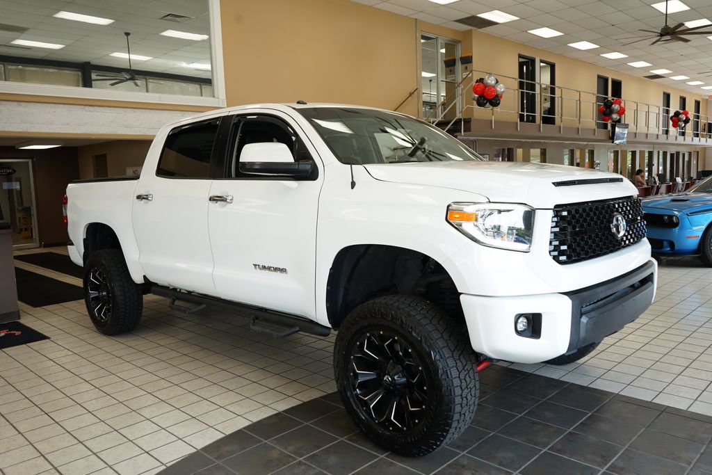Used 2018 Toyota Tundra Limited w/ Limited Premium Package AWD/4WD image 17