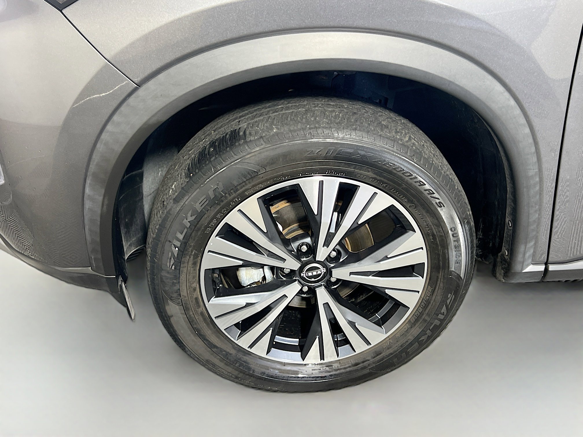 Used 2023 Nissan Rogue SV FWD image 13
