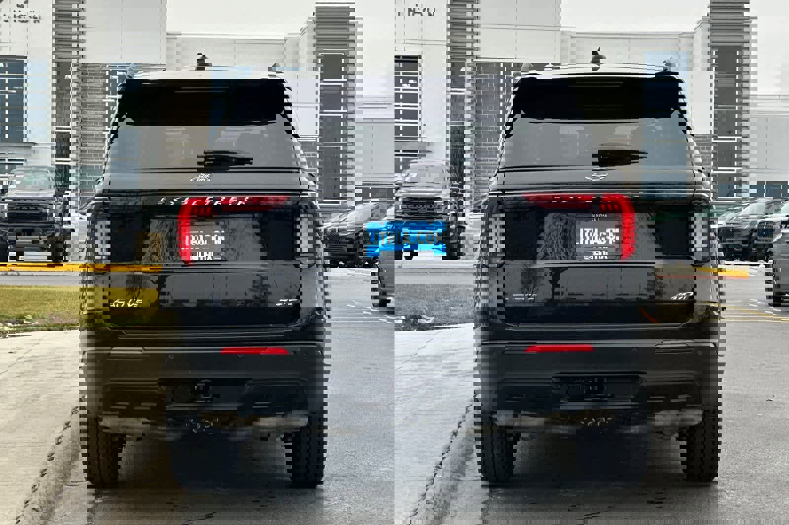 Certified 2025 Ford Explorer Active image 7