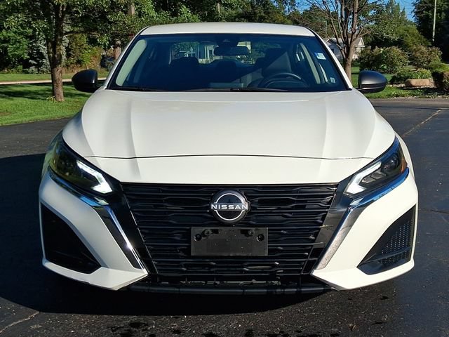 Used 2025 Nissan Altima 2.5 SV AWD/4WD image 2