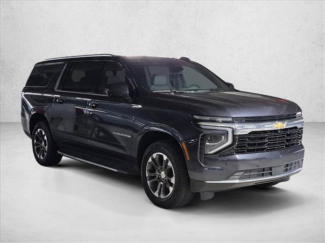 Certified 2025 Chevrolet Suburban LS RWD image 3