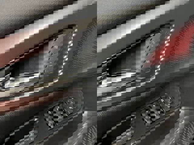 Certified 2025 Chevrolet Equinox EV RS image 22