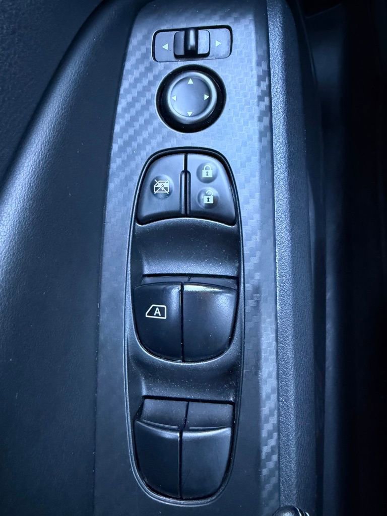 Used 2024 Nissan Altima 2.5 SV image 17