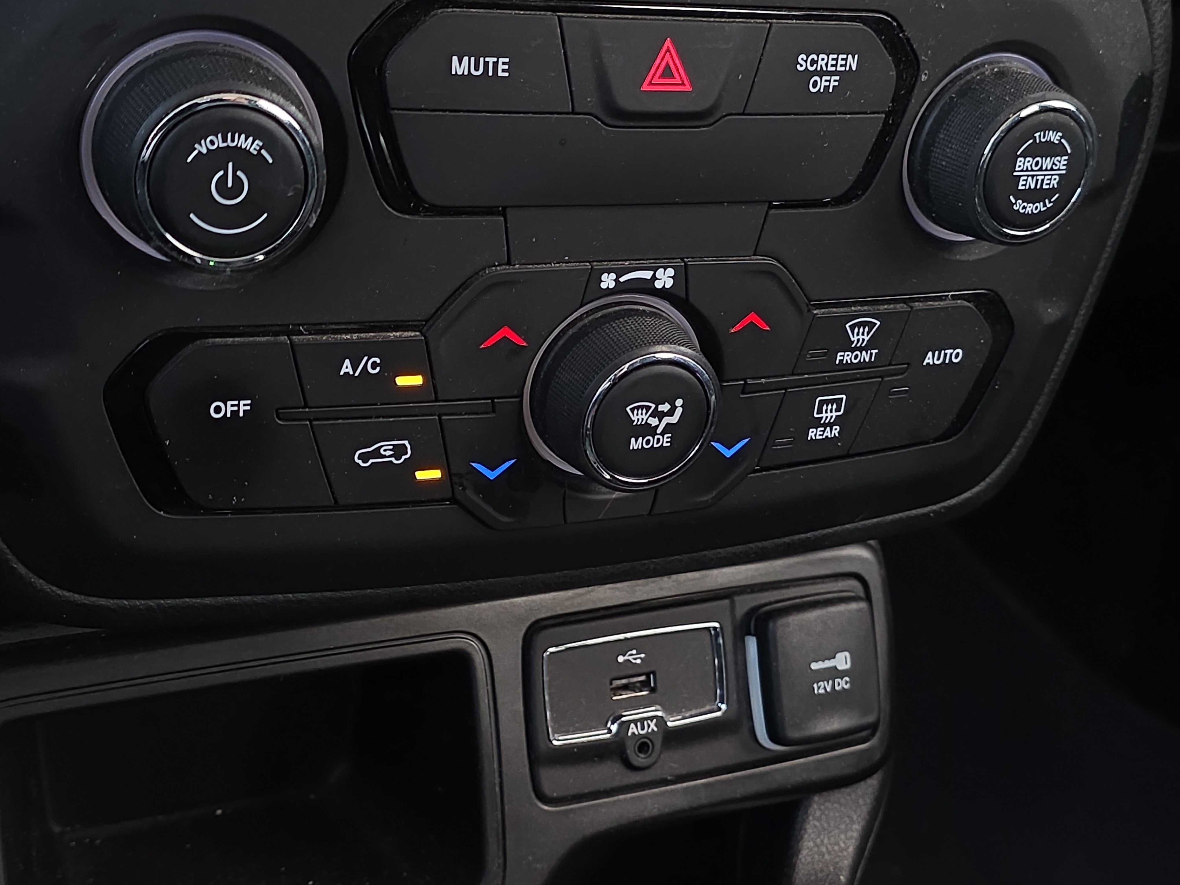 Used 2019 Jeep Renegade Latitude image 19