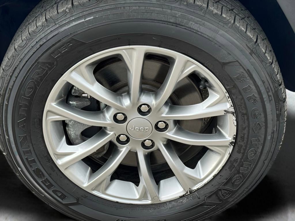 Certified 2022 Jeep Cherokee Latitude Lux image 27