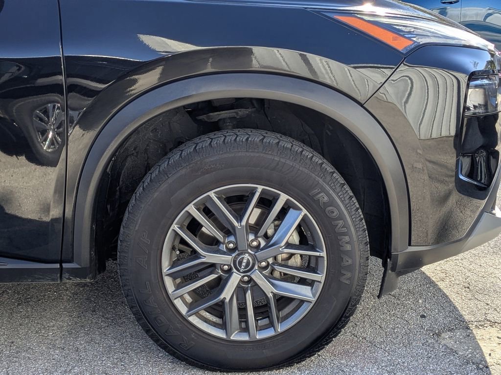 Used 2023 Nissan Rogue S image 11