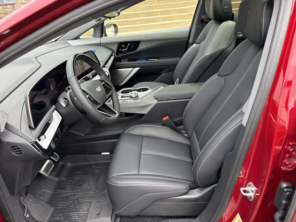 New 2026 Cadillac Optiq Sport 1 w/ LPO, Floor Liner Package AWD/4WD image 14