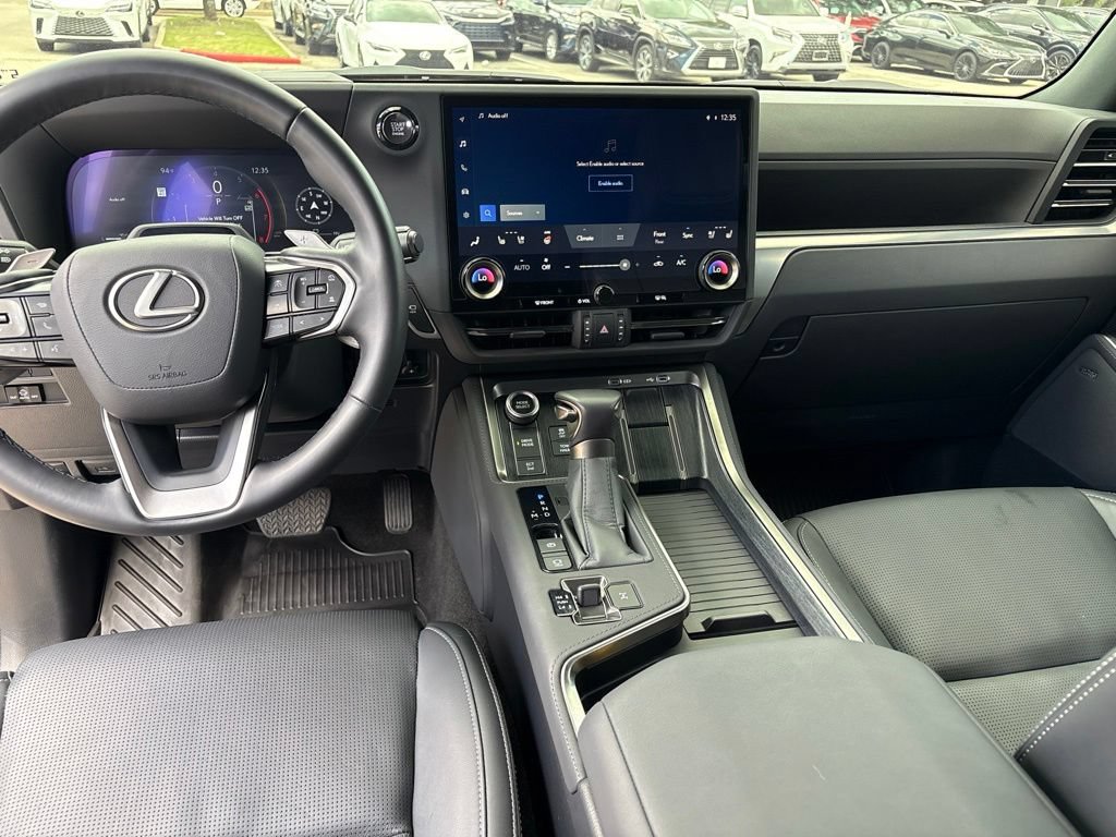 Used 2025 Lexus GX 550 w/ Accessory Package (Z1) AWD/4WD image 17