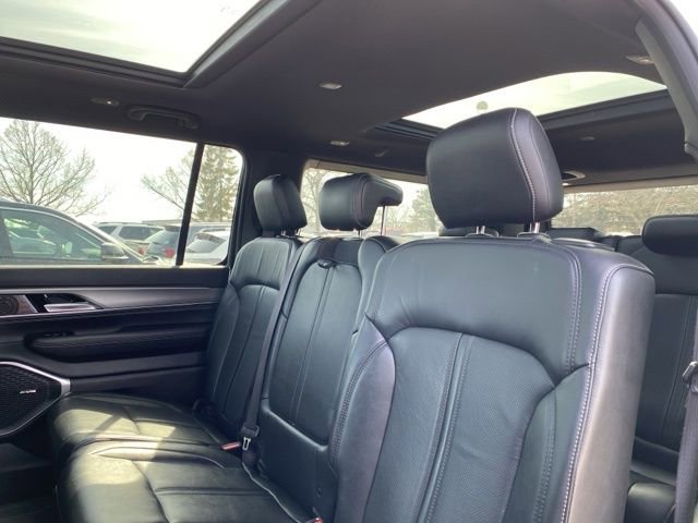 Used 2023 Jeep Wagoneer Series II image 3