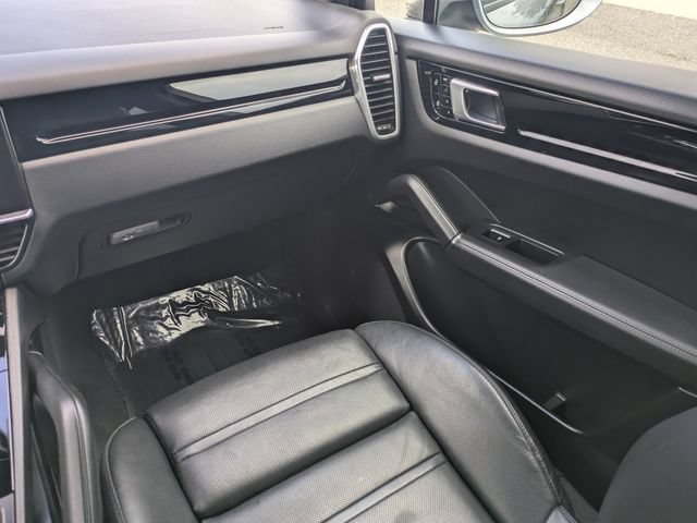 Used 2021 Porsche Cayenne S AWD/4WD image 17