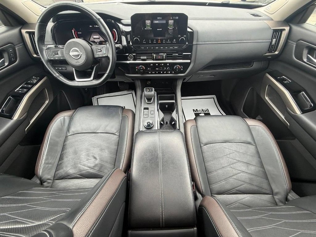 Used 2023 Nissan Pathfinder Platinum AWD/4WD image 16