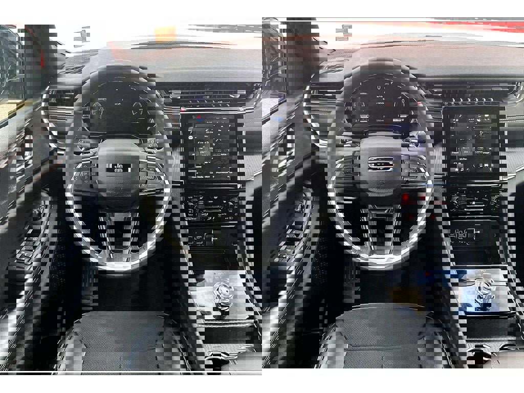 Used 2024 Jeep Grand Cherokee L Laredo image 6