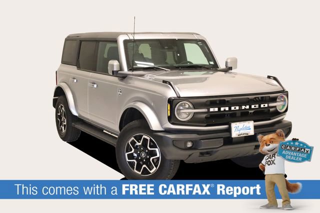 Used 2024 Ford Bronco Outer Banks AWD/4WD image 2