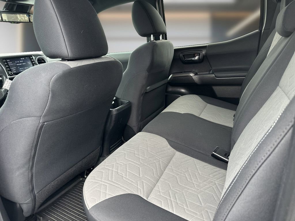 Used 2022 Toyota Tacoma TRD Sport w/ Technology Package image 11