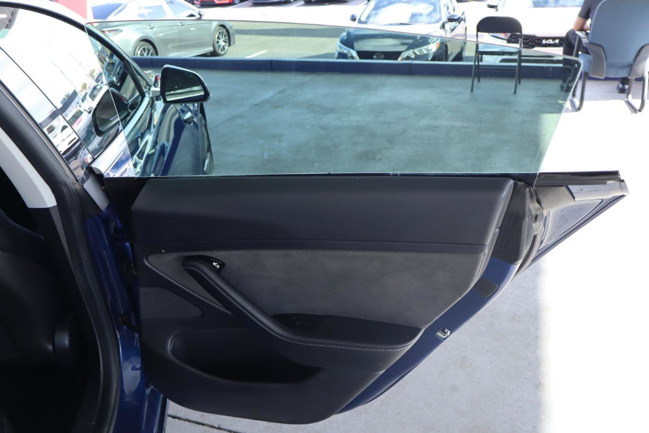 Used 2019 Tesla Model 3 Mid Range image 28