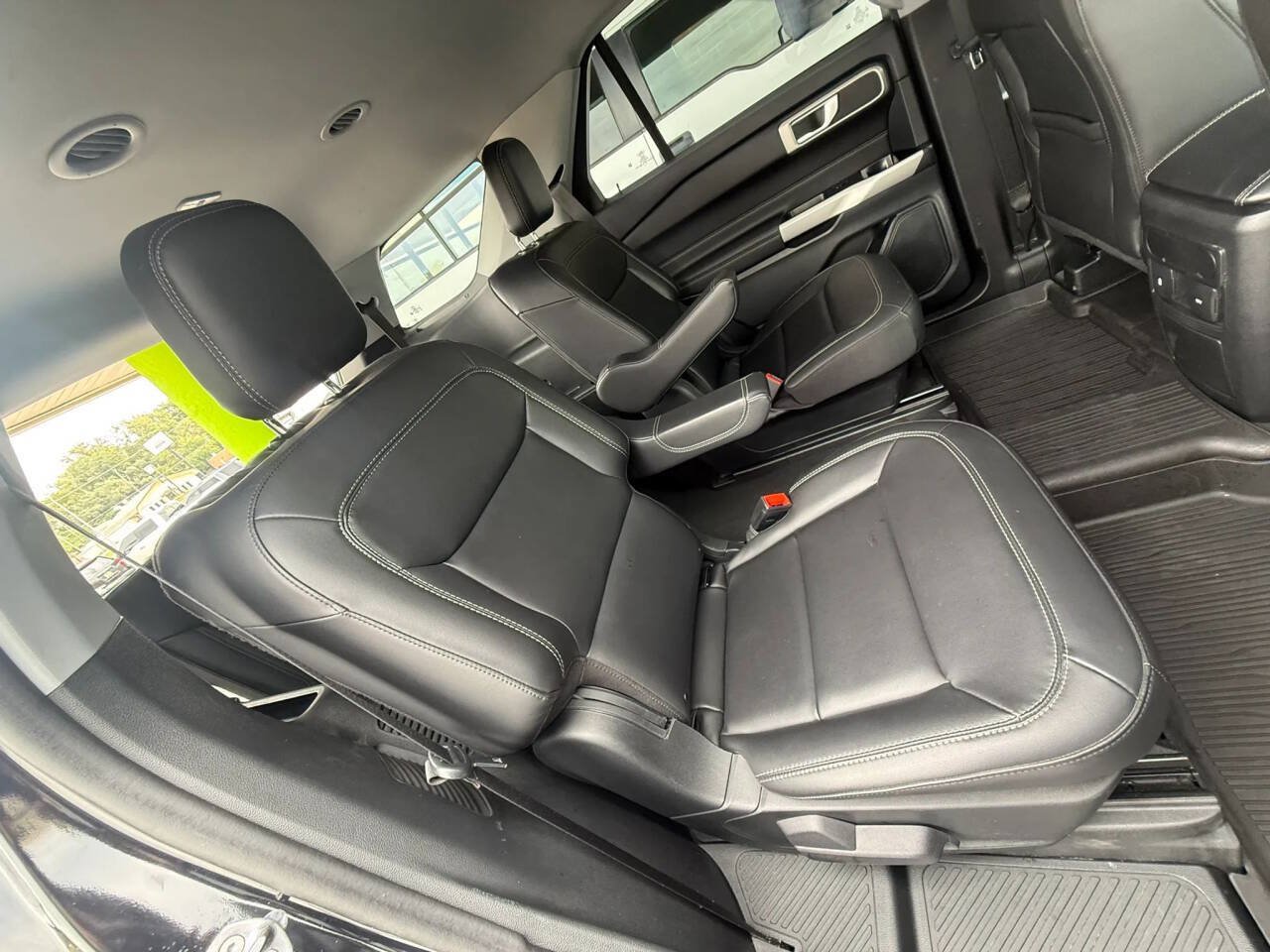 Used 2023 Ford Explorer XLT w/ Equipment Group 202A AWD/4WD image 24