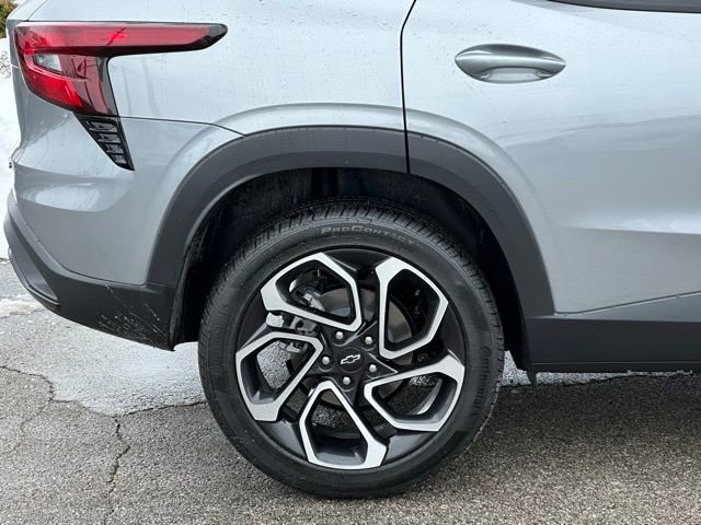 Used 2025 Chevrolet Trax RS w/ Driver Confidence Package image 15