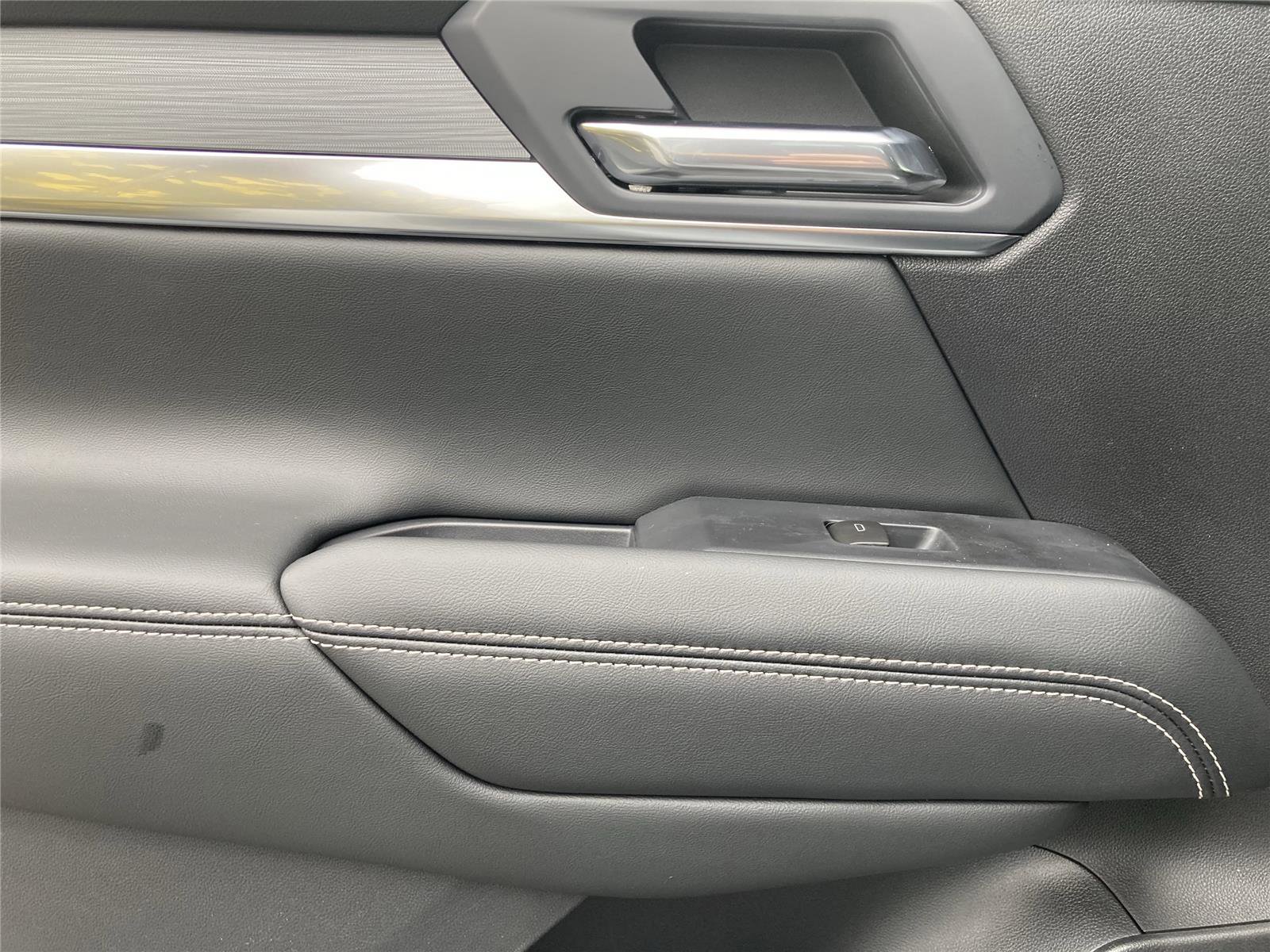 New 2026 GMC Terrain Elevation w/ Elevation Premium Package image 11