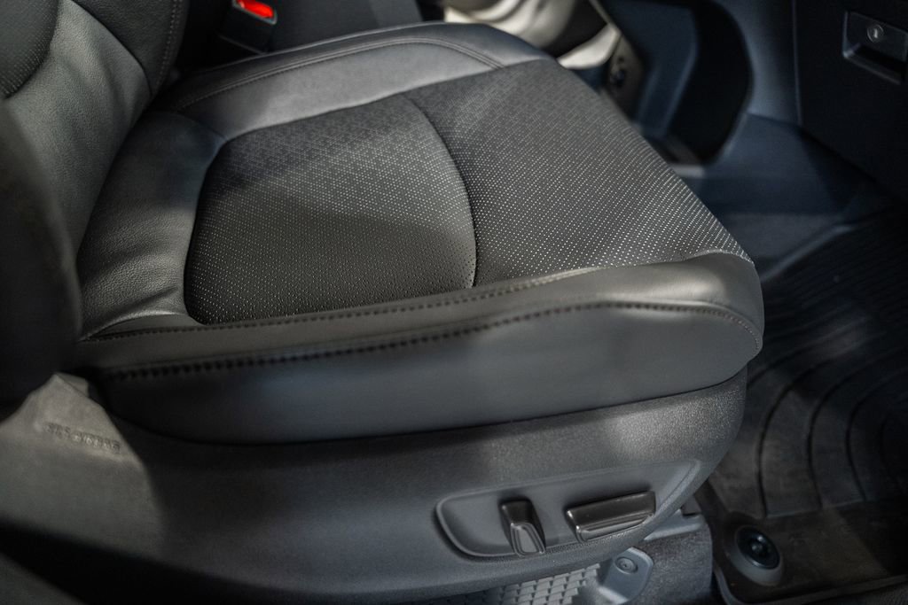 New 2026 Toyota Sienna Platinum image 38