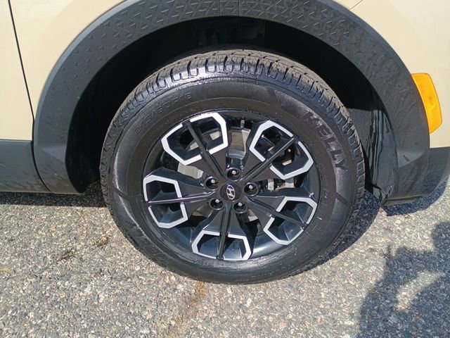 Used 2023 Hyundai Santa Cruz SE w/ Cargo Package image 10