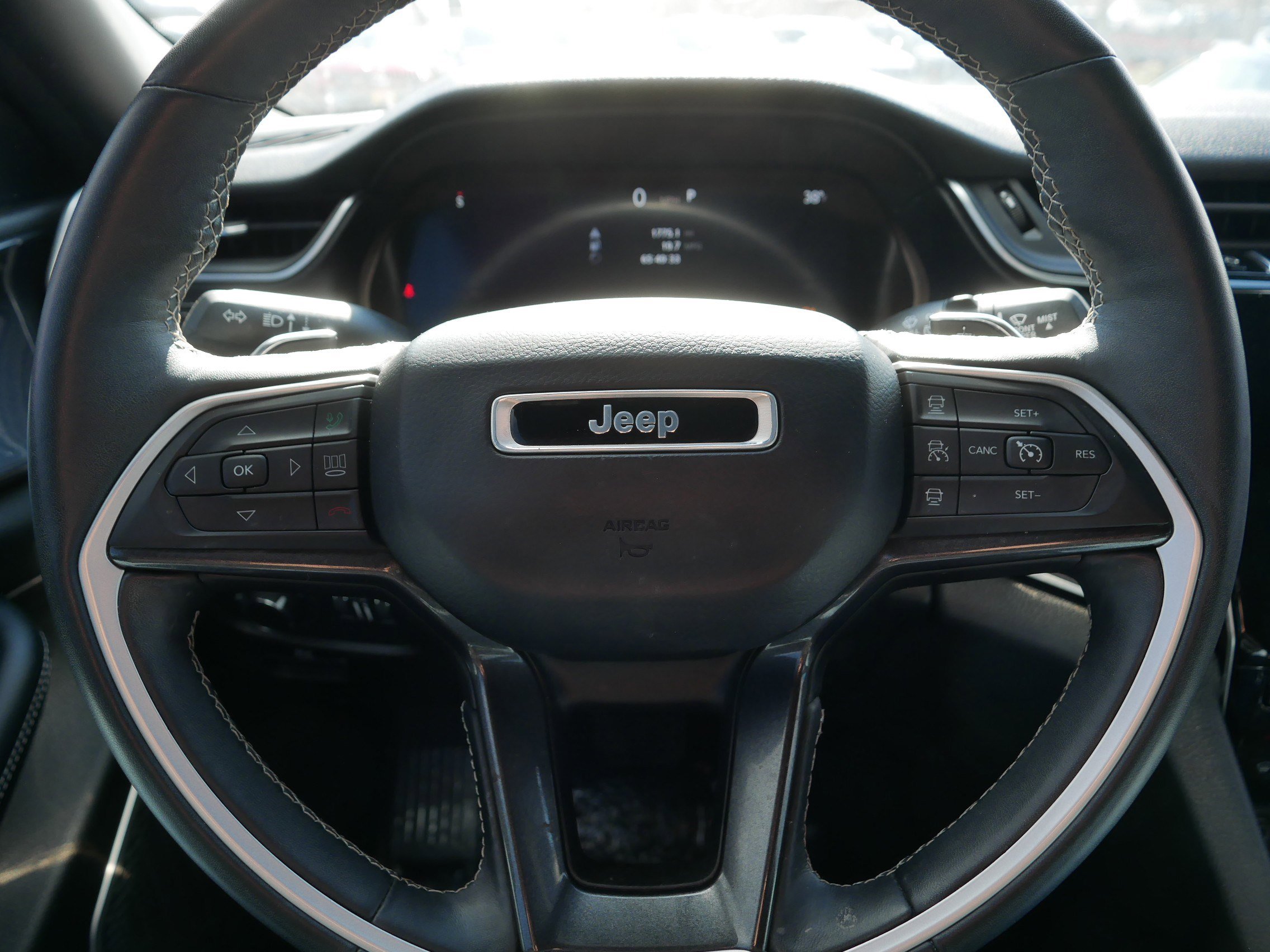 Used 2022 Jeep Grand Cherokee Altitude AWD/4WD image 25