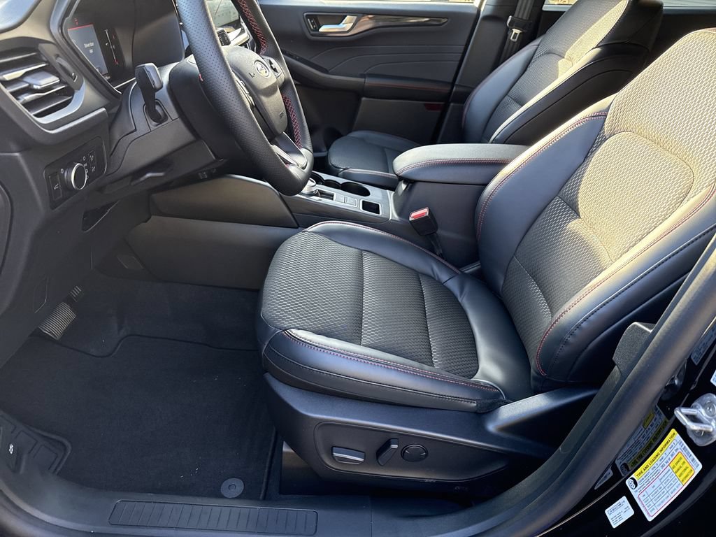 New 2026 Ford Escape ST-Line w/ Tech Pack #1 FWD image 9