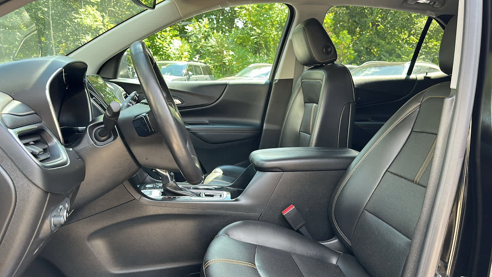 Used 2022 Chevrolet Equinox Premier image 12